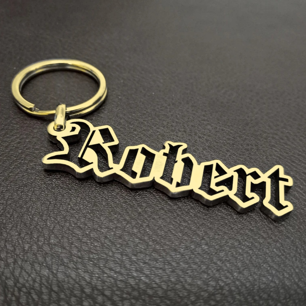Custom Old English Keychain Pe - Vintage Fashion Names recension och pris