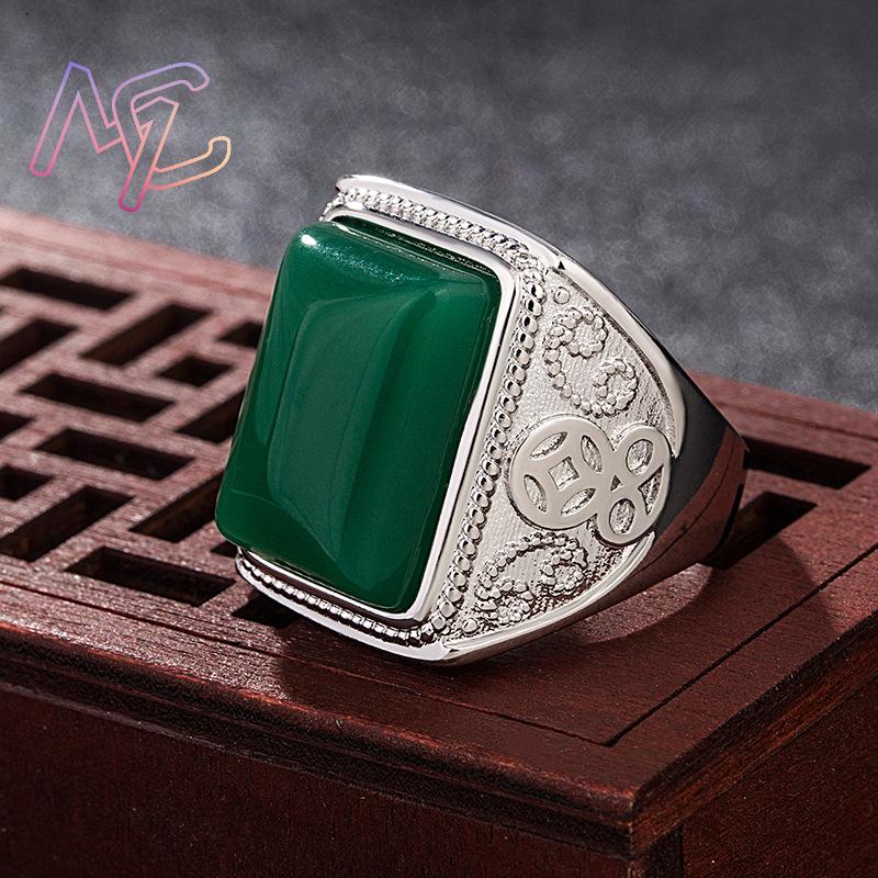 Green Natural Jade Rings Real  - Vintage Fashion Designers recension och pris