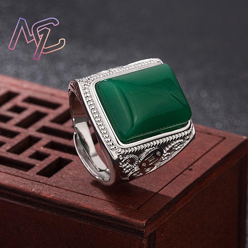 Green Natural Jade Rings Real  - Vintage Fashion Designers recension och pris
