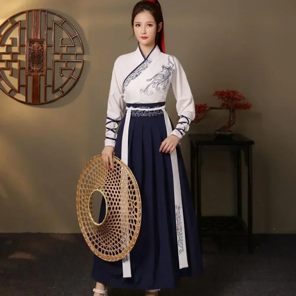 Modern Hanfu Women Top Skirt 2 - Vintage Fashion In Chinese recension och pris