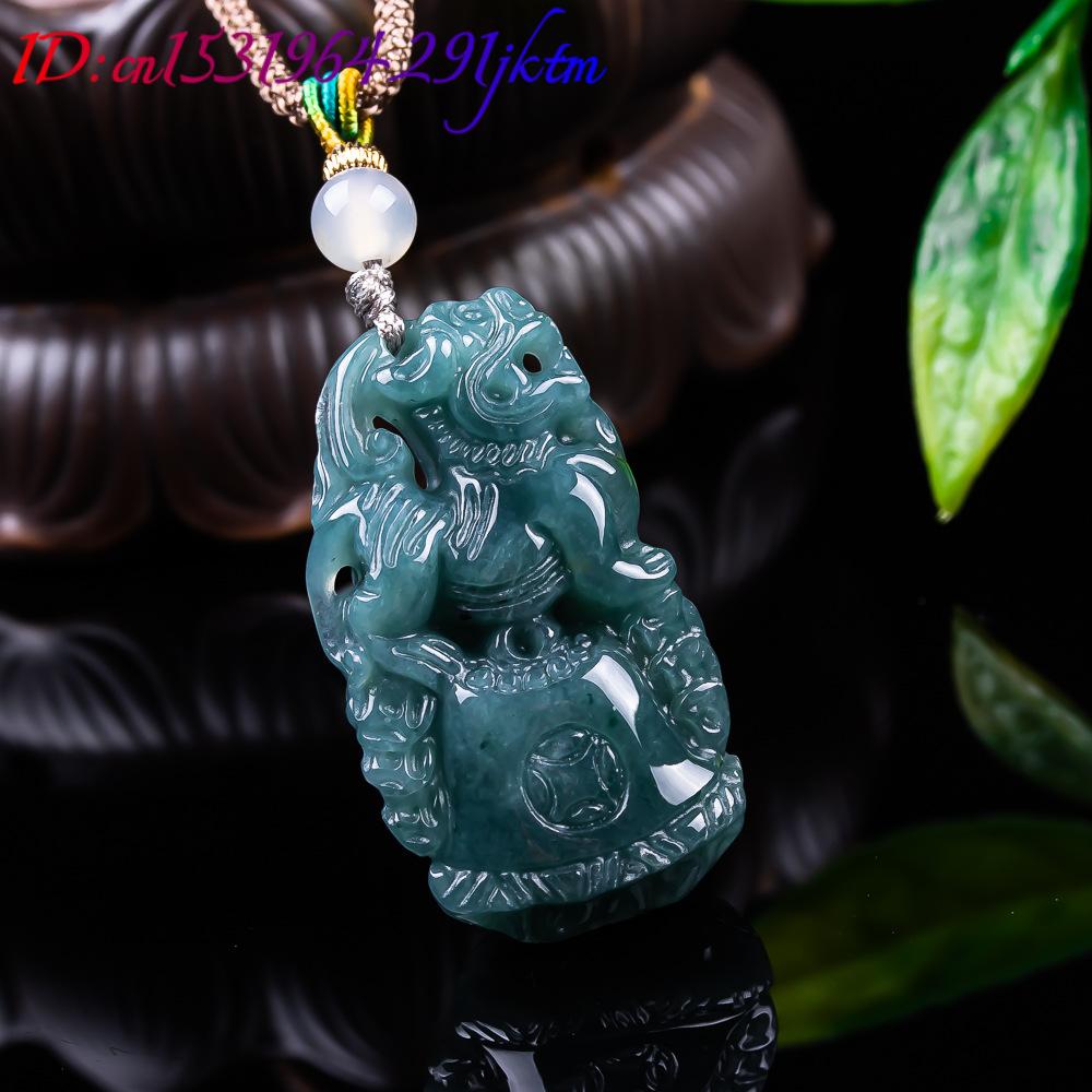 Burmese Jadeite Pixiu Pendant  - Vintage Fashion Designers recension och pris