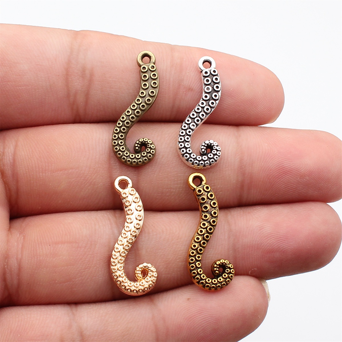WYSIWYG 20pcs 26x10mm 4 Colors - Vintage Fashion Blog recension och pris