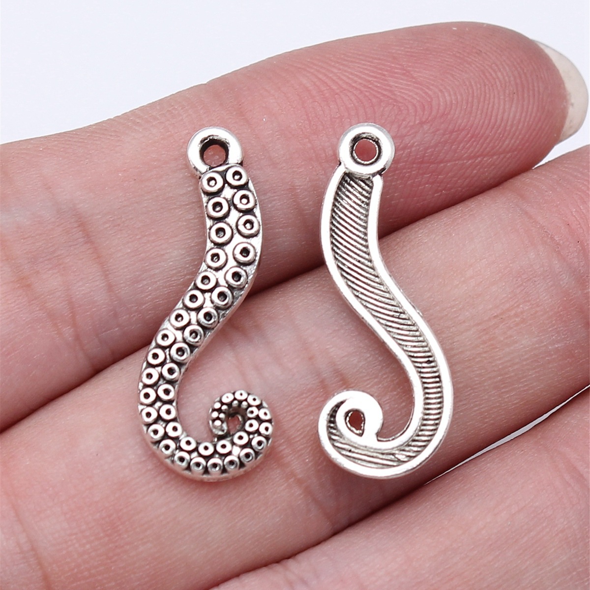 WYSIWYG 20pcs 26x10mm 4 Colors - Vintage Fashion Blog recension och pris