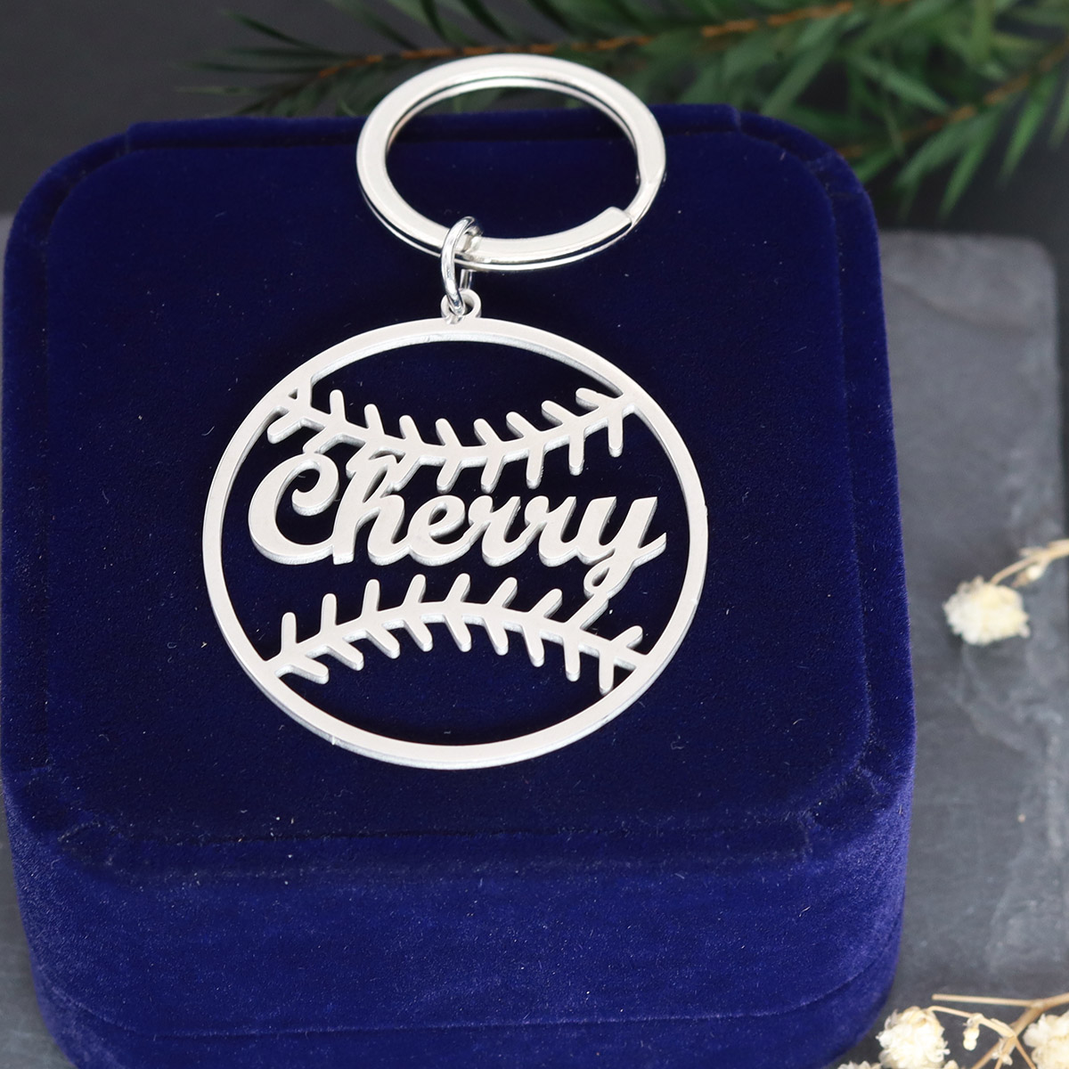 Custom Name Ball Keychain Pers - Vintage Fashion Names recension och pris