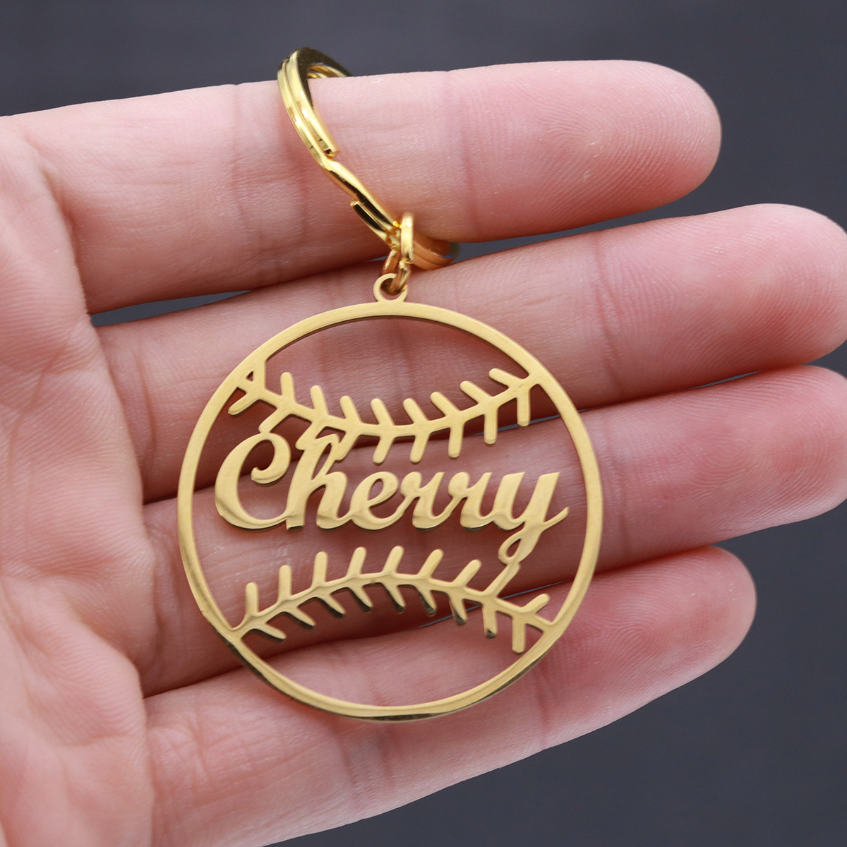 Custom Name Ball Keychain Pers - Vintage Fashion Names recension och pris