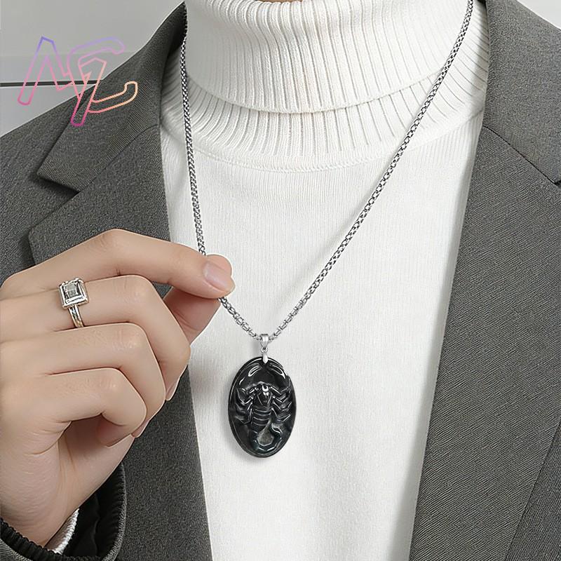 Myanmar Jadeite Scorpion Penda - Vintage Fashion Designers recension och pris