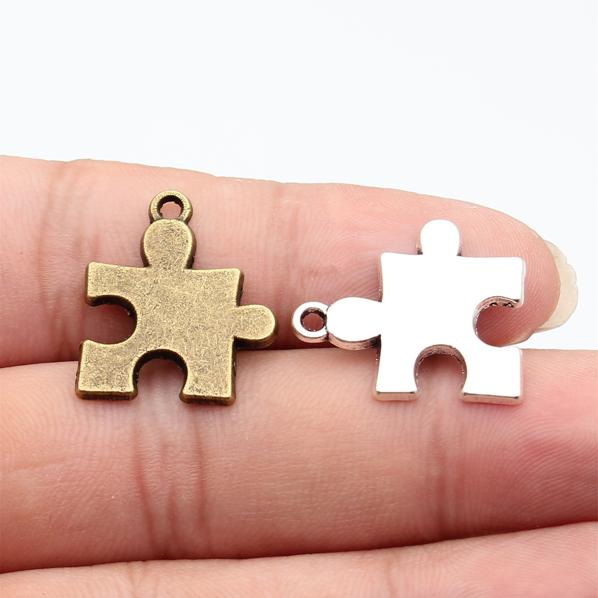 WYSIWYG 10pcs 23x20mm 2 Colors - Vintage Fashion Blog recension och pris