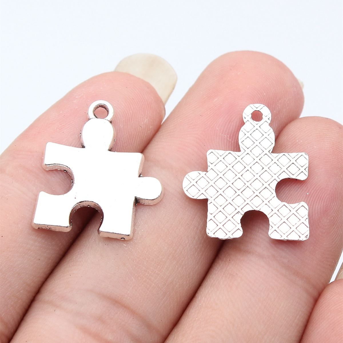 WYSIWYG 10pcs 23x20mm 2 Colors - Vintage Fashion Blog recension och pris