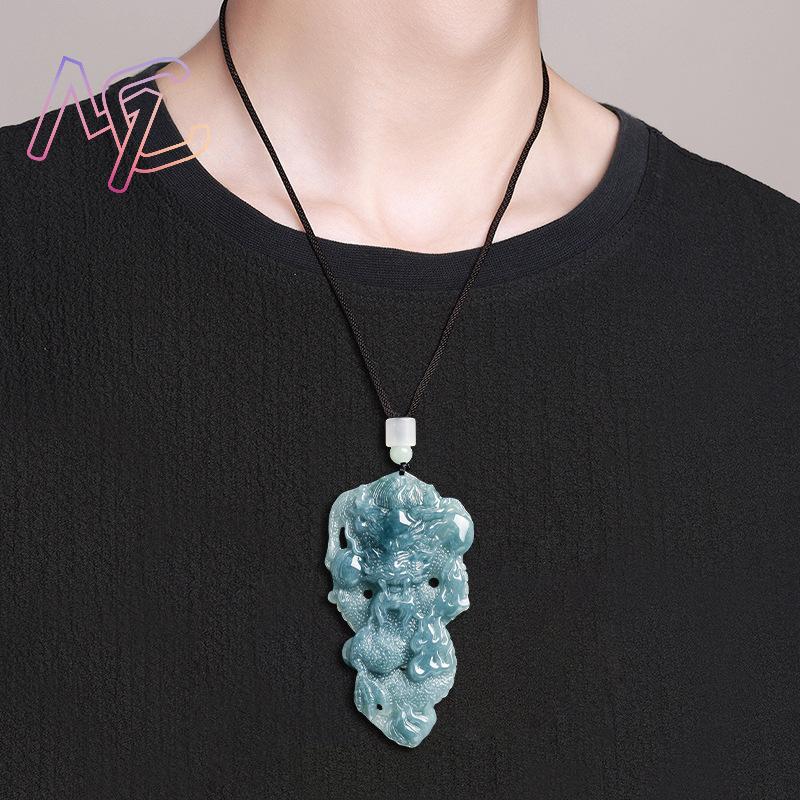Myanmar Jadeite Dragon Pendant - Vintage Fashion Designers recension och pris