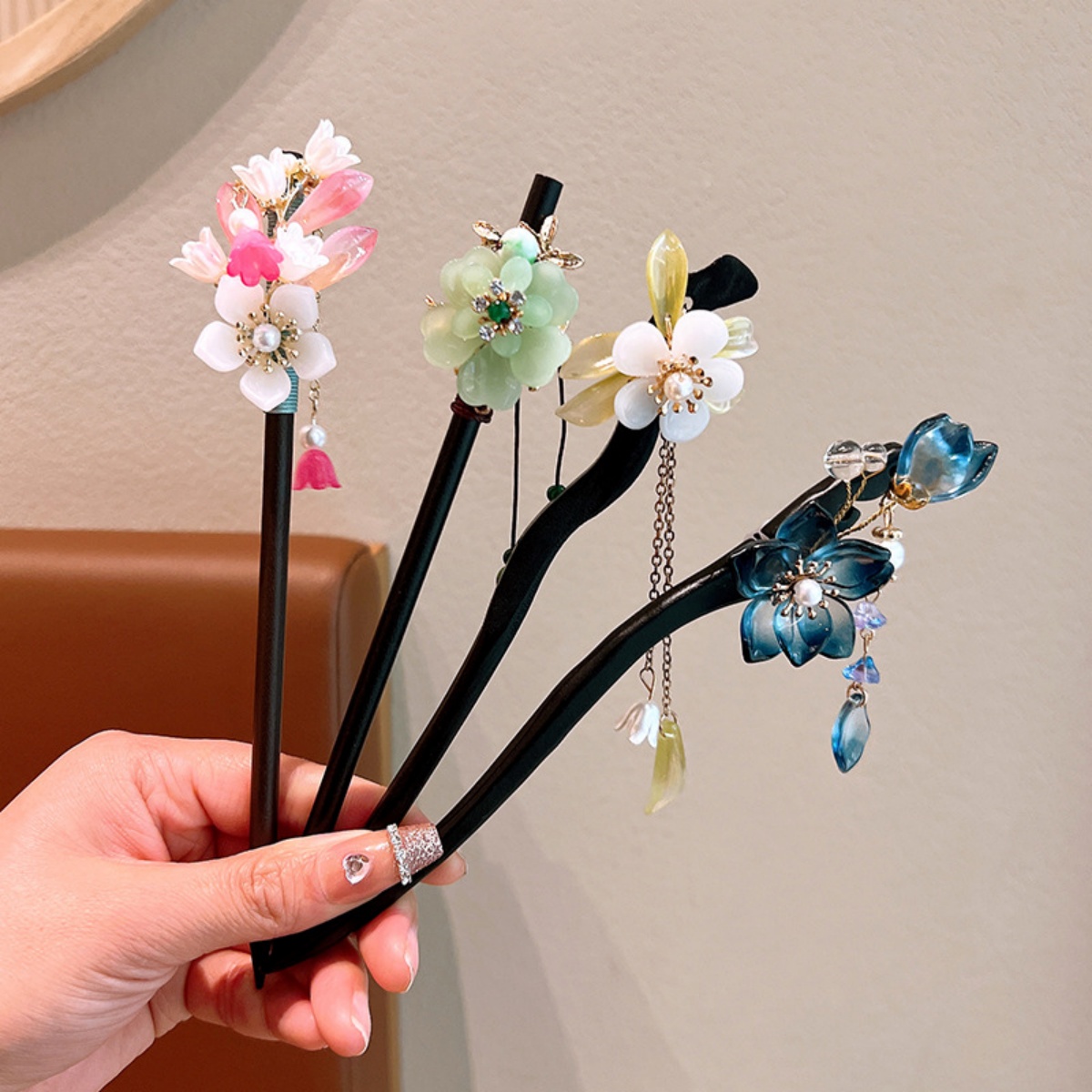 Exquisite Flower Tassel Wooden - Vintage Fashion In Chinese recension och pris
