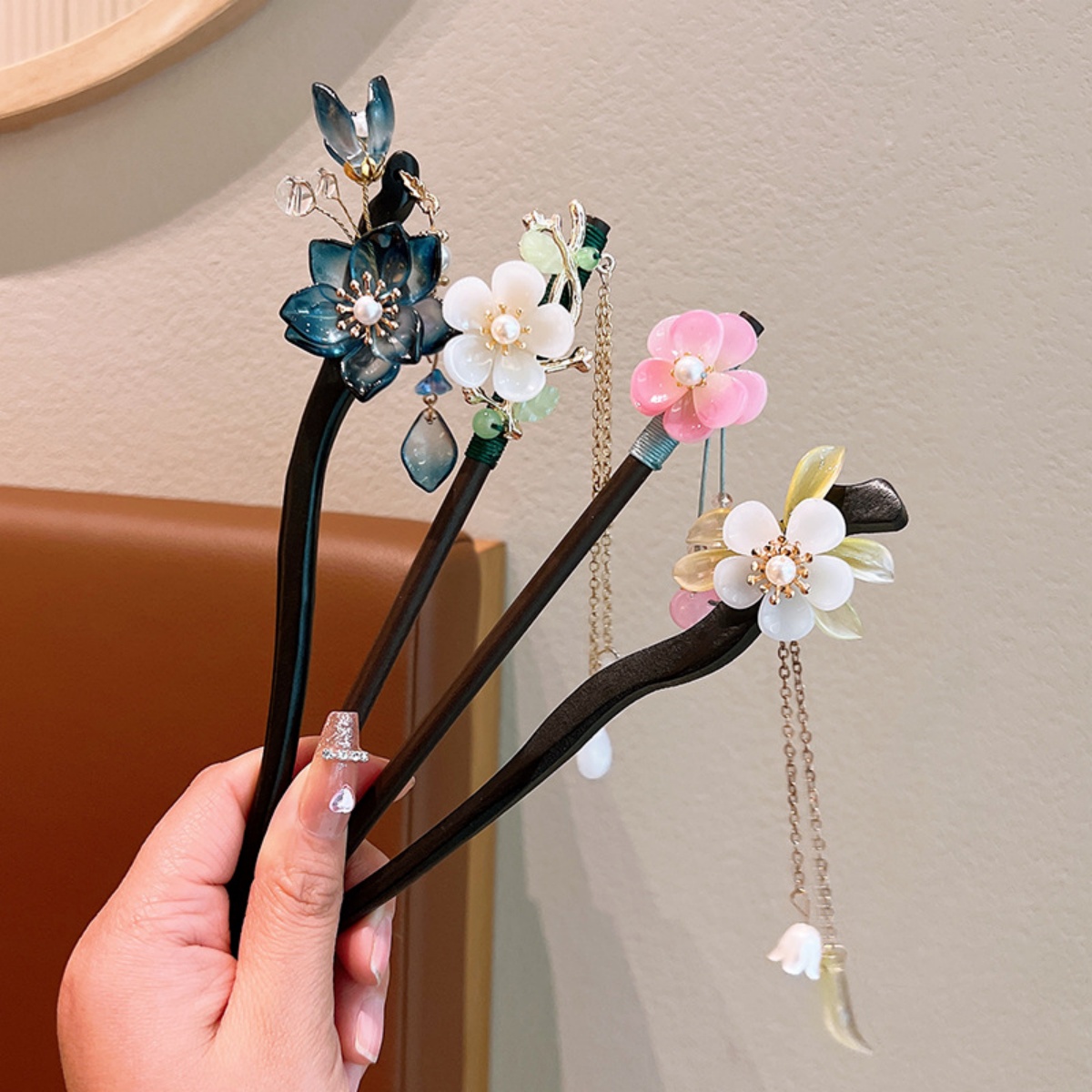 Exquisite Flower Tassel Wooden - Vintage Fashion In Chinese recension och pris